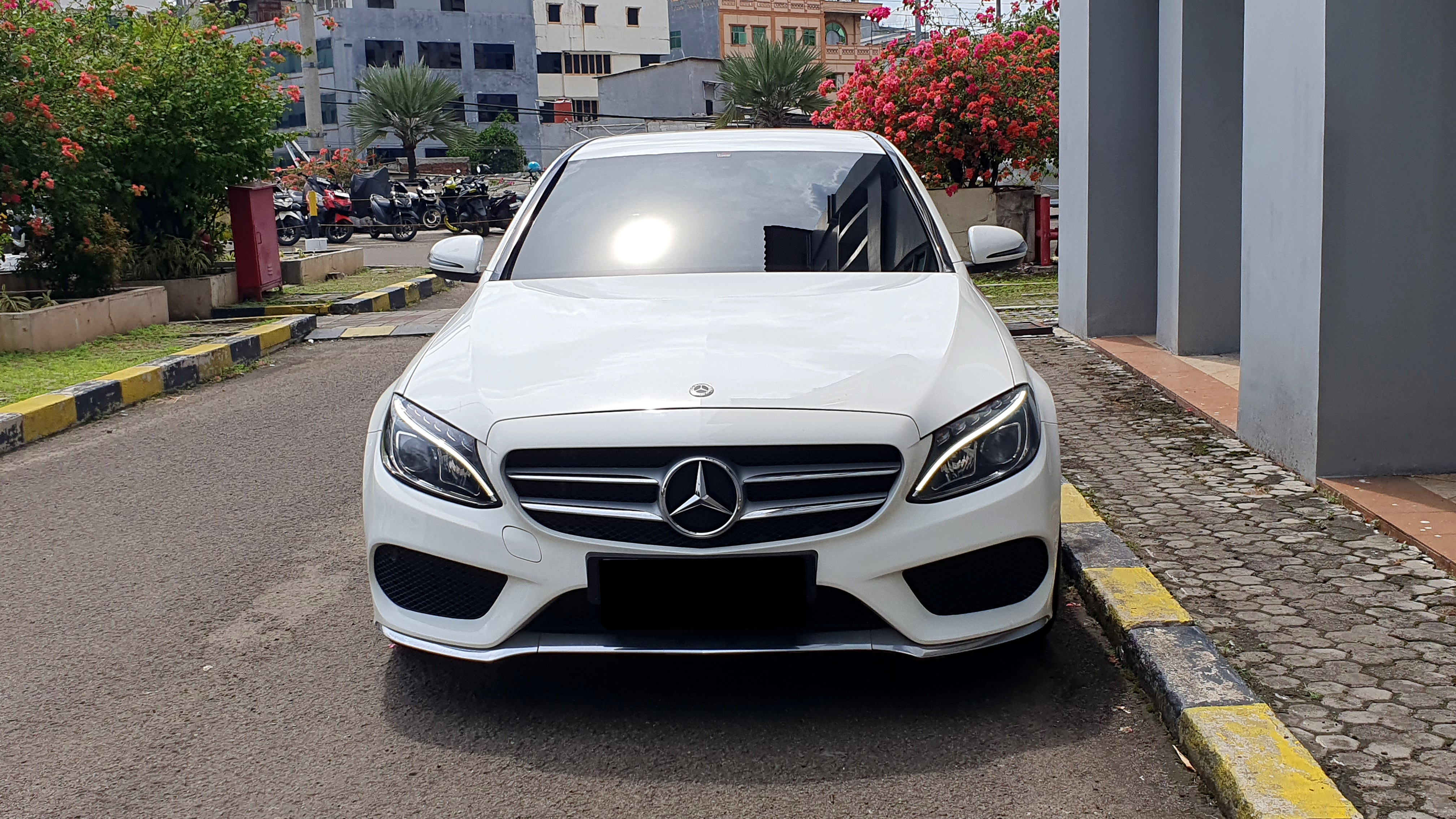 Mercedes-Benz C200 AMG LINE