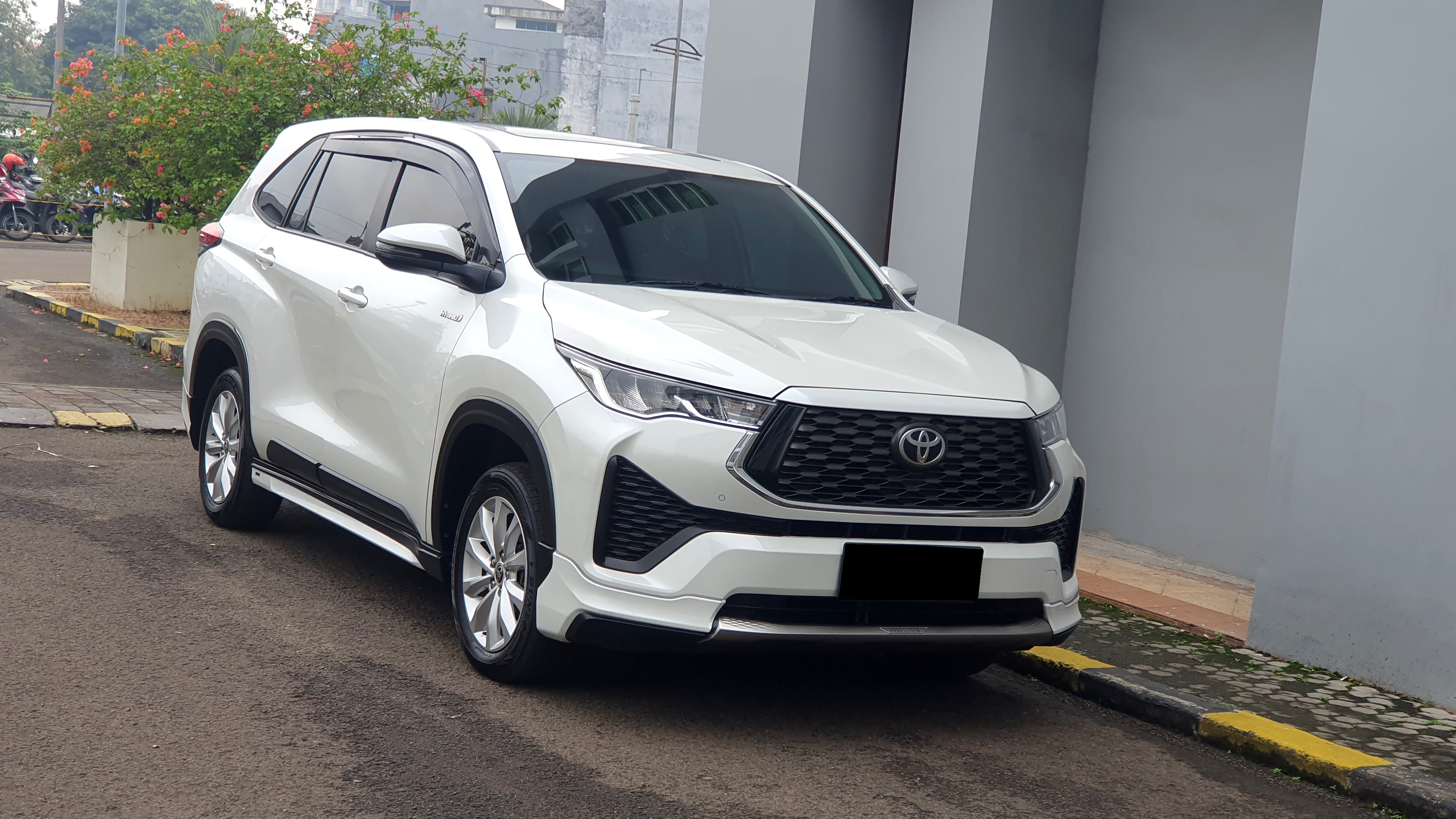 Toyota ZENIX V HYBRID 2.0 - Foto 3